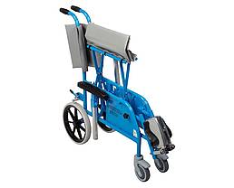 MRT Rollstuhl gefaltet bei nichtgebrauch
